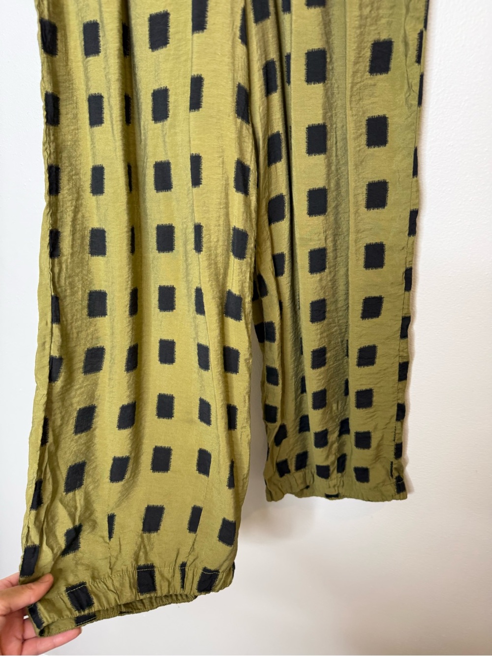 Cut Loose Cropped Pants with Darks Barrel Balloon Leg Geometrical Print green xs - Picture 9 of 11